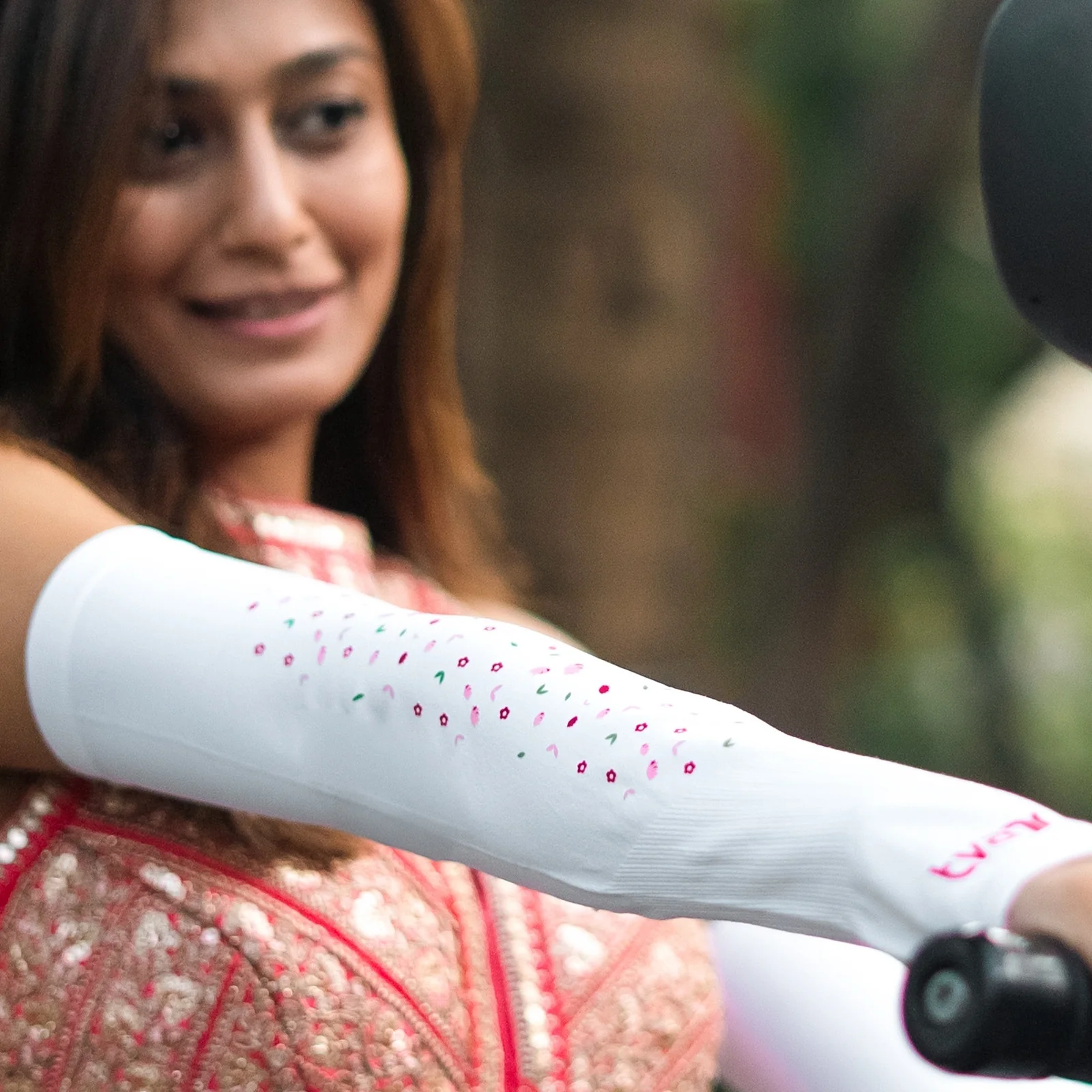 Petals UV Protection Arm Sleeves White | Comfortable Hand Sleeves for Women - Image 7