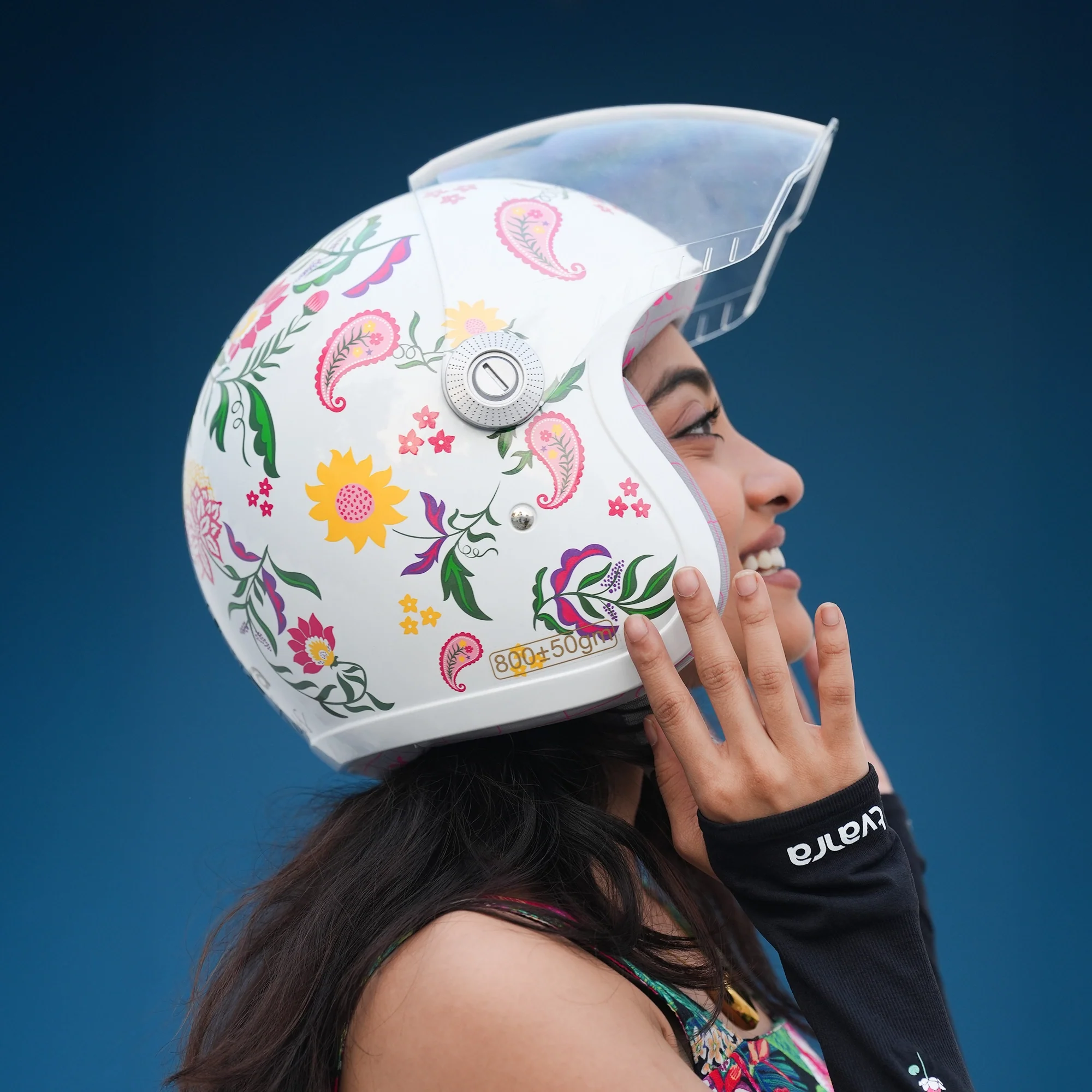 Flora - Pearl White - Image 7
